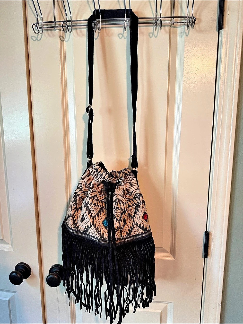 eoté Geometric Fringe Crossbody Bag in Black & Tan